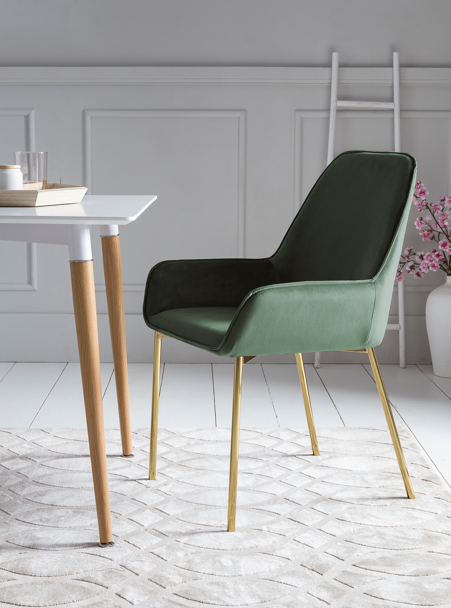 2 x Esszimmerstuhl Polsterstuhl grün Samt Armlehnen Messing Stuhlbeine